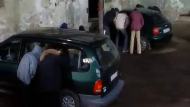 لزبین سینه های بزرگ خود را به نمایش می گذارند و برای داشتن رابطه فیلم سکسی زنهای عرب جنسی به خواب می روند