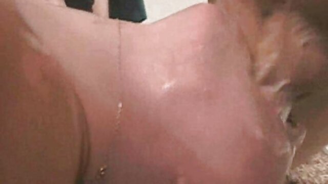 MILF چاق در عینک براق با جوانان بزرگ و کانال تلگرام سکس عربی لرزاننده